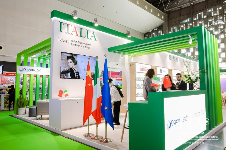 KWY_6885-opq4116551911