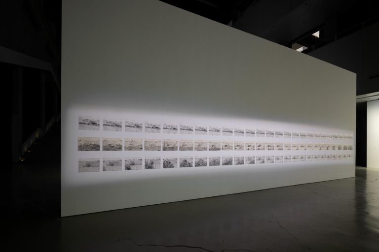 +▌++-+▌í Installation Views 09