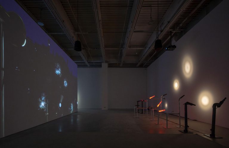 +▌++-+▌í Installation Views 81